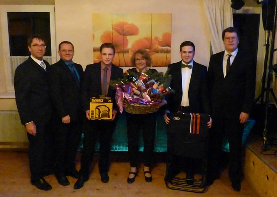 „Gewinner 2018“ v.links n.rechts: 1.Kommandant Rainer Knoll, 2.Kommandant Armin Knapp, Thomas Ruhland, Petra Meder, Max Ruhland, 1.Vorstand Andreas Sterr